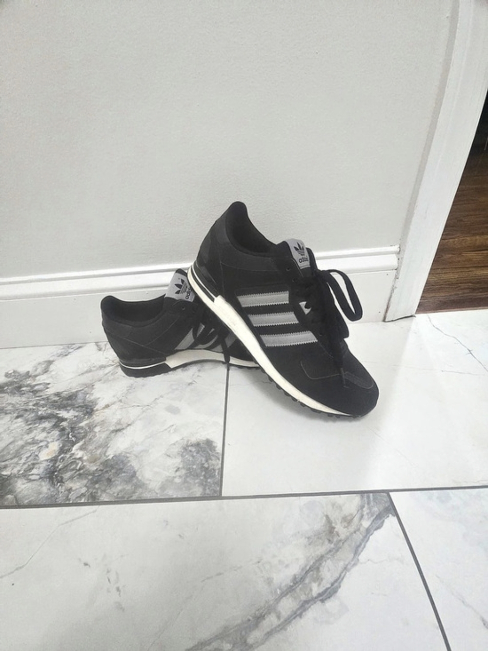Adidas Retro Men's Sneakers - Size 10.5